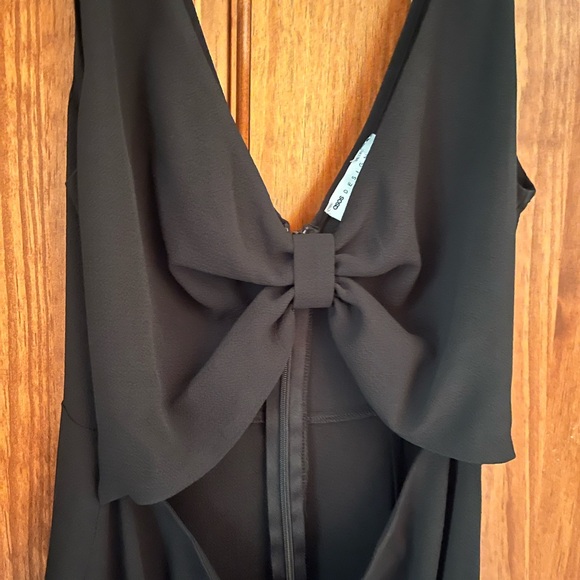 ASOS DESIGN Black Cut Out Knot Front Midi Dress - Picture 4 of 8